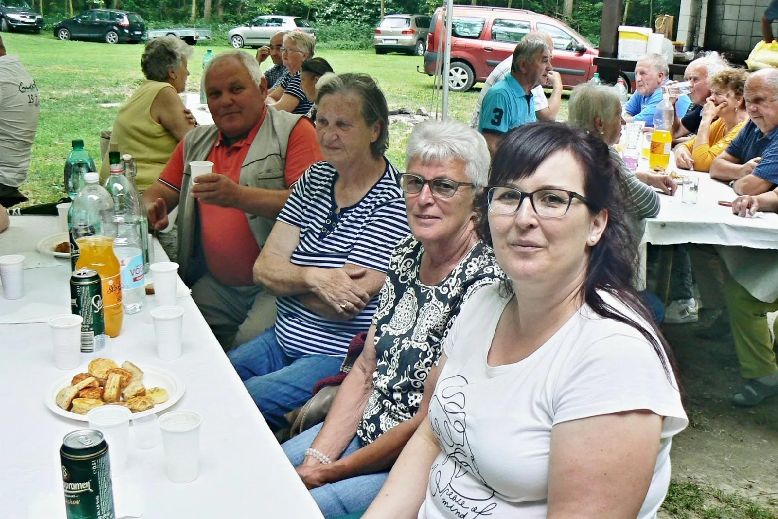 Nagybodaki Dunaparton voltunk a Felbári és a Sülyi Felbár-i Nyugdíjasklub meghívása alkalmából . Nagyon jól éreztük magunkat . Köszönjük a meghívást .