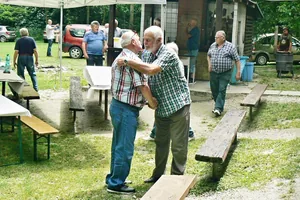 Nagybodaki Dunaparton voltunk a Felbári és a Sülyi Felbár-i Nyugdíjasklub meghívása alkalmából . Nagyon jól éreztük magunkat . Köszönjük a meghívást .