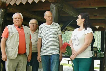 Nagybodaki Dunaparton voltunk a Felbári és a Sülyi Felbár-i Nyugdíjasklub meghívása alkalmából . Nagyon jól éreztük magunkat . Köszönjük a meghívást .