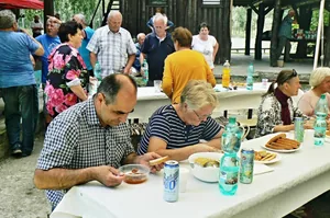 Nagybodaki Dunaparton voltunk a Felbári és a Sülyi Felbár-i Nyugdíjasklub meghívása alkalmából . Nagyon jól éreztük magunkat . Köszönjük a meghívást .